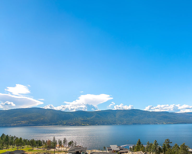 Okanagan-Lake-custom-homes